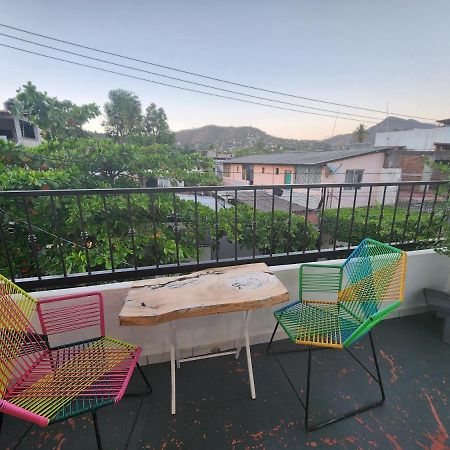 Lovely Studio Apartment With Balcony Ac & Wi-Fi, Minutes From Downtown! Zihuatanejo Buitenkant foto