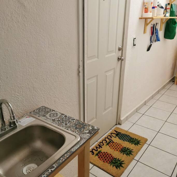 Lovely Studio Apartment With Balcony Ac & Wi-Fi, Minutes From Downtown! Zihuatanejo Buitenkant foto