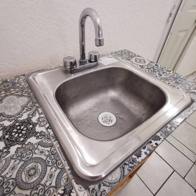 Lovely Studio Apartment With Balcony Ac & Wi-Fi, Minutes From Downtown! Zihuatanejo Buitenkant foto