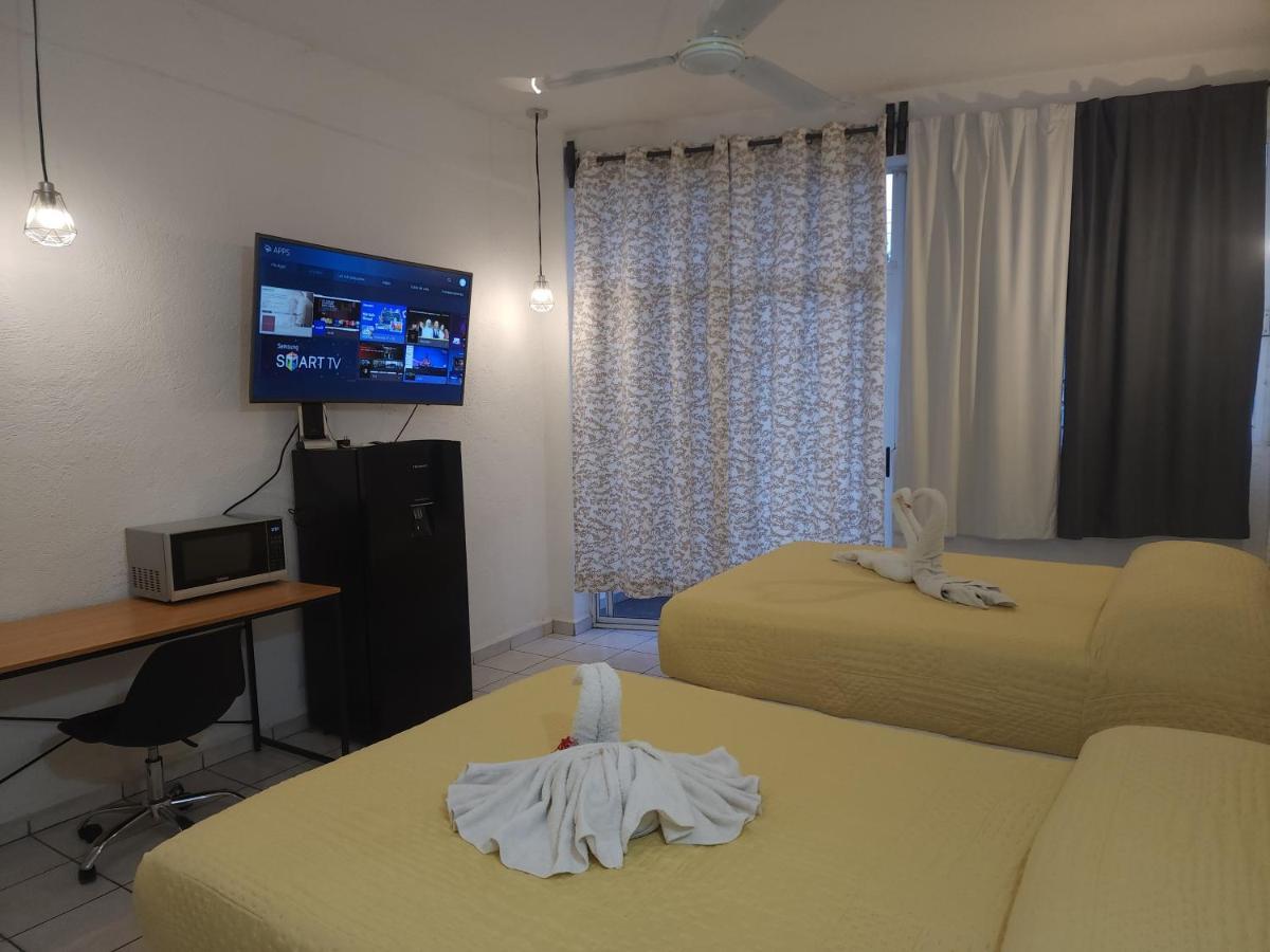 Lovely Studio Apartment With Balcony Ac & Wi-Fi, Minutes From Downtown! Zihuatanejo Buitenkant foto
